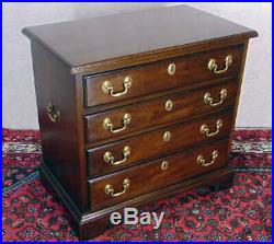 HENKEL HARRIS 5417 SOLID Mahogany 4 Drawer Chairside Accent Chest Nightstand #29