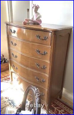 Handsome Wood chest of drawers withbrass handles, Fabulous Condition