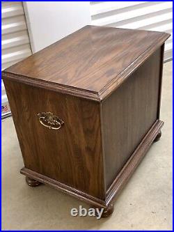 Quality Ethan Allen Royal Charter Oak 3 Drawer Chest Chair side Table #16-9006