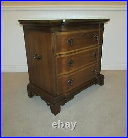 Thomasville Banded Mahogany Bachelor Chest, Hall Console, Three Drawer Dresser