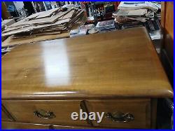 Vintage Rustic Chippendale Colonial Maple Wood 5-Drawer Chest Of Drawers Dresser